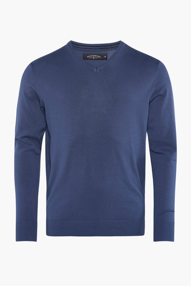 Blauwe trui met V-hals van Bruce & Butler, effen gebreid en met lange mouwen.