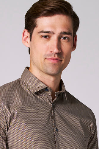 Chemise multicolore à longues manches de Bruce & Butler, avec un motif subtil.