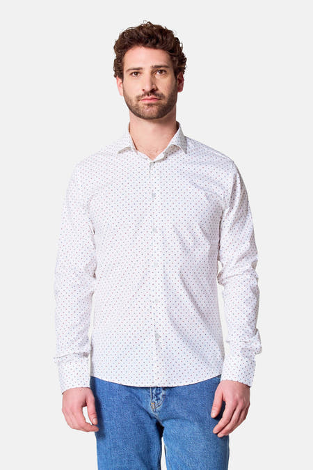 Chemise blanche à manches longues de Bruce & Butler, avec un petit motif carré en rouge et bleu sur le dos.