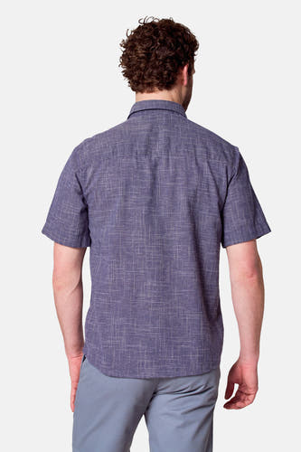 Blauw overhemd met korte mouwen van Bruce & Butler, geruit patroon, gezien van achteren.
