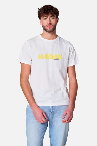 Wit T-shirt met korte mouwen van Cyclo Club Marcel, met gele grafische print en een afbeelding van een fietser.