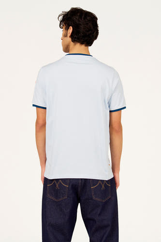 Blauw T-shirt met korte mouwen van Cyclo Club Marcel, met een donkerblauwe boord aan de mouwen en hals.
