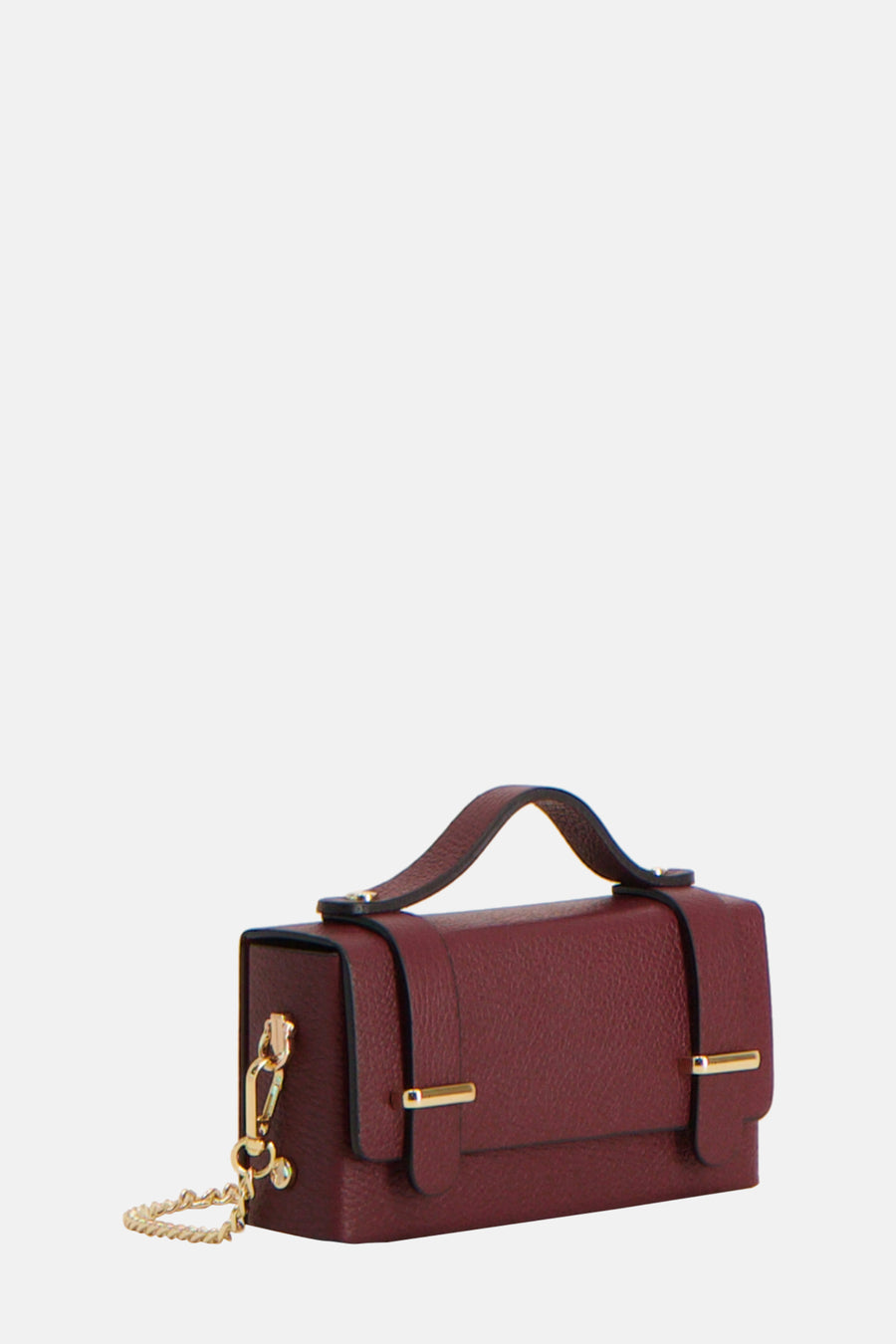 Bordeauxrode leren handtas met gouden ketting.
