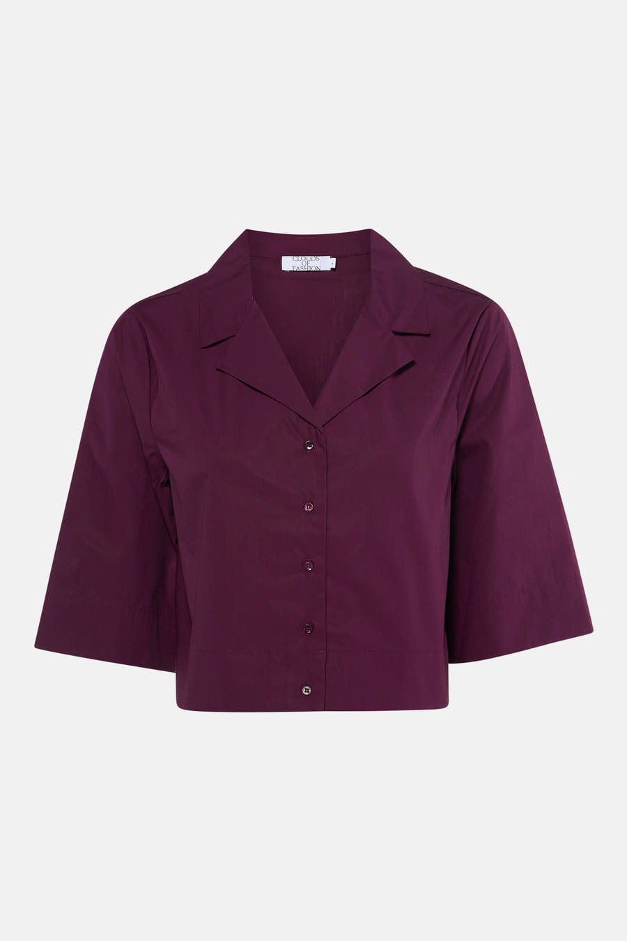 Paarse blouse van Clouds of Fashion, met korte mouwen, knoopsluiting en klassieke kraag.