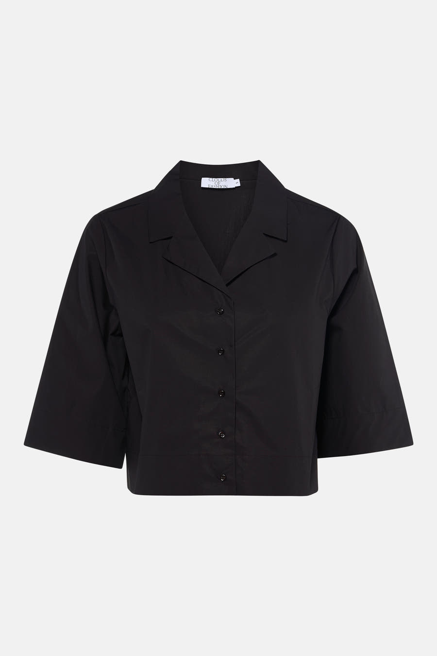 Zwarte blouse van Clouds of Fashion met korte mouwen en een knoopsluiting.
