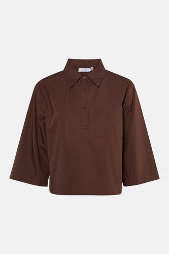 Chemisier marron de Clouds of Fashion avec manches courtes, une poche poitrine et fermeture boutonnée.