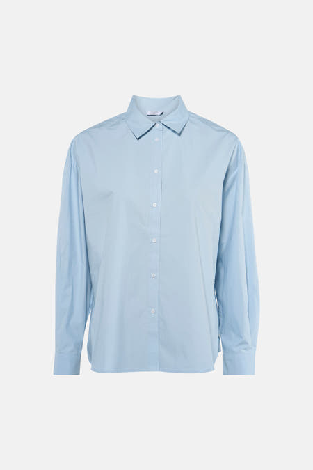 Blauwe blouse met lange mouwen van Clouds of Fashion, met knoopsluiting en een klassieke kraag.