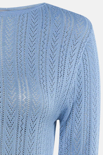 Blauw T-shirt met lange mouwen van HAILYS, met een open gebreide textuur in een lichtblauwe tint.
