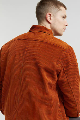 Bruin hemd van corduroy van G-Star RAW, achteraanzicht met kraag en schouderpas.