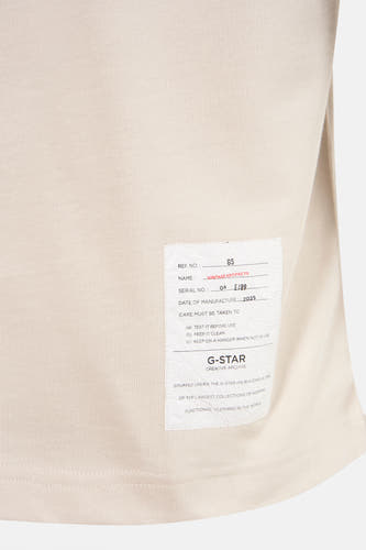 T-shirt écru à manches courtes de G-Star RAW, avec un détail d'étiquette inspiré par le vintage et une subtile texture.