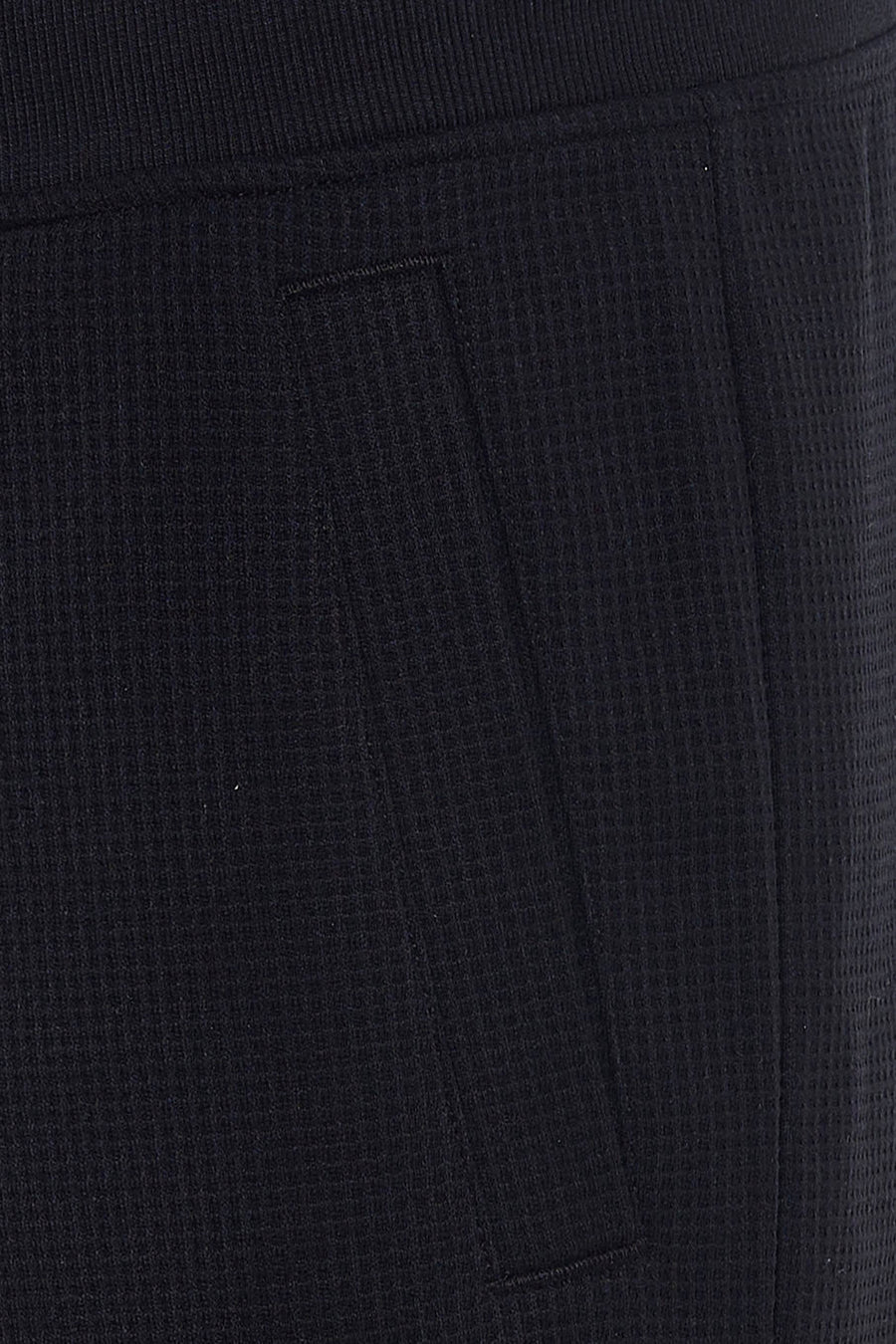 Short noir G-Star RAW avec structure gaufrée, taille côtelée et poche insérée.