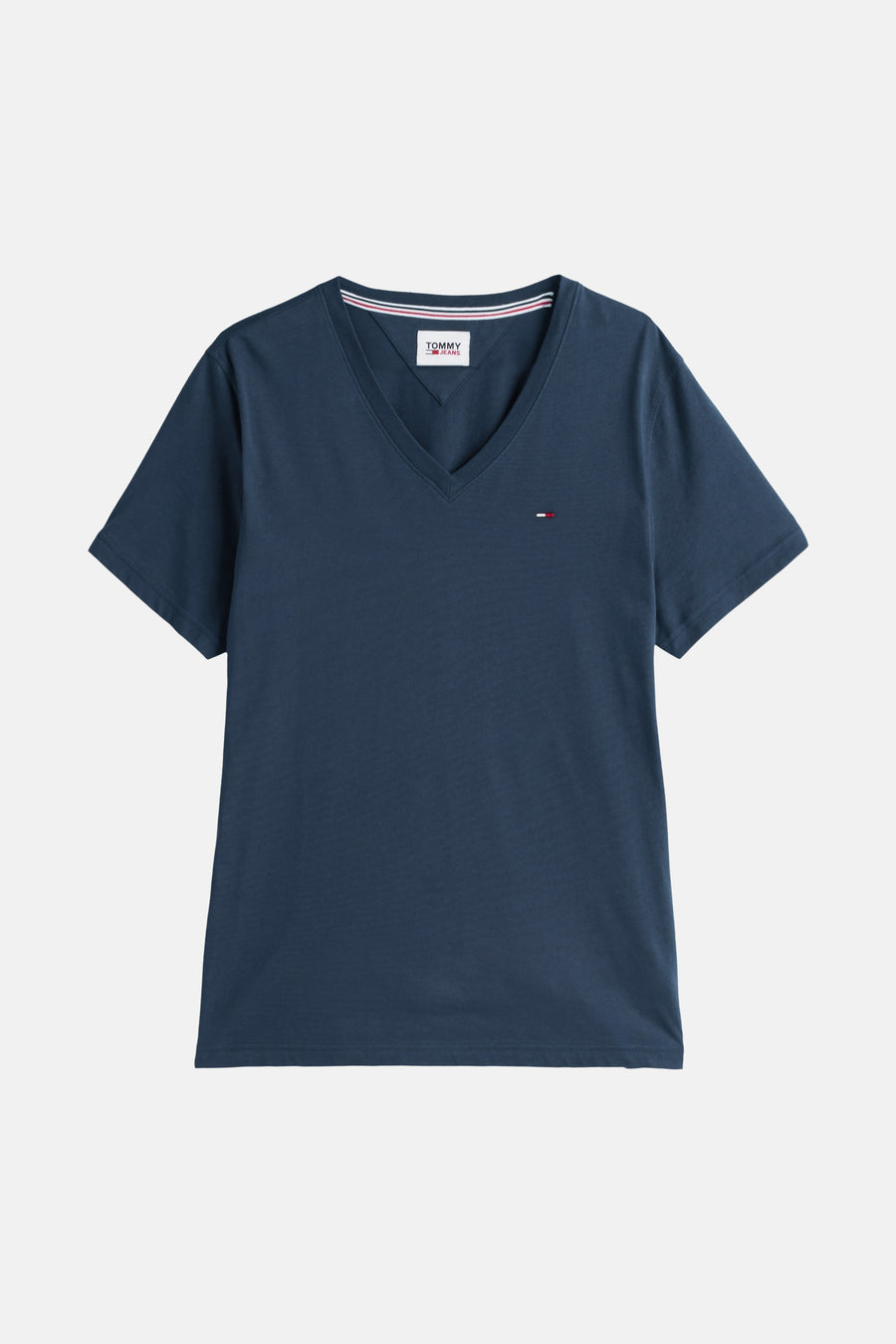 Blauwe V-hals T-shirt van TOMMY JEANS met klein logo op borst, gestreepte kraagbinnenzijde, korte mouwen, front view