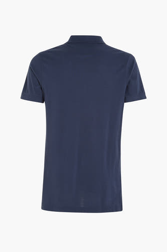 T-shirt bleu de TOMMY JEANS, vu du dos sur un fond blanc.