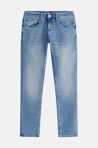 Jean slim bleu moyen de TOMMY JEANS, en denim lavé avec des détails subtils décolorés, vue de face