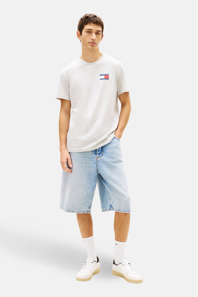 Grijs T-shirt met korte mouwen van TOMMY JEANS, met een klein logo op de borst.