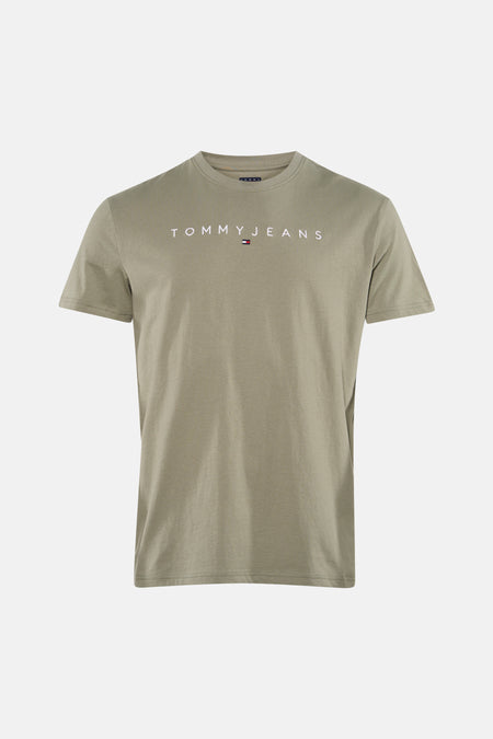 Olijfgroene korte mouw T-shirt van TOMMY JEANS met wit logo en klein vlaggetje op borst, front view