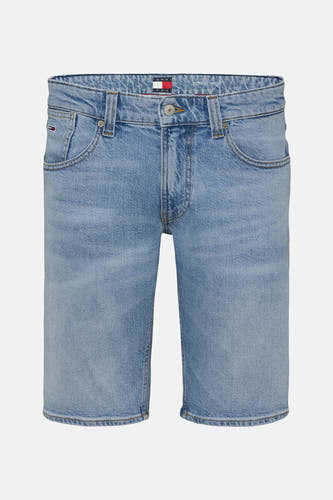 Jeansshort van lichtblauw denim van TOMMY JEANS, met een klassieke wassing en subtiele stiksels.