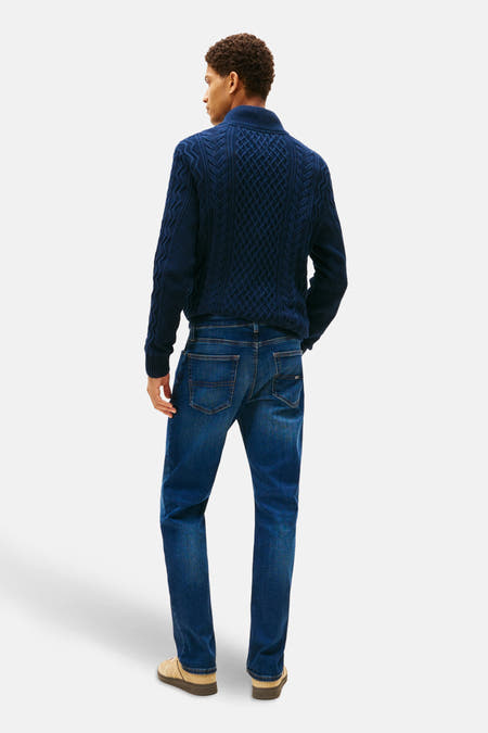 Straight fit jeans van donkerblauw denim door TOMMY JEANS, met zakken en subtiele details.
