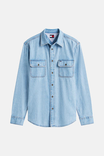 Jeanshemd in mid blue denim van TOMMY JEANS, met lange mouwen en borstzakken.