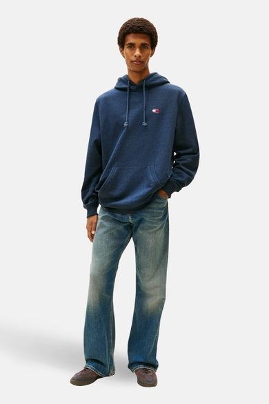 Blauwe sweater met kap van Tommy Jeans, met trekkoorden en een kangoeroezak.