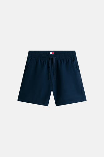 Blauwe short van TOMMY JEANS met trekkoord en zijzakken.
