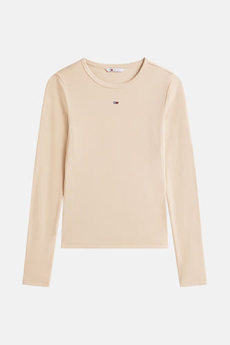 Beige T-shirt met lange mouwen van TOMMY JEANS, met een subtiele ribtextuur en een klein logo op de borst.