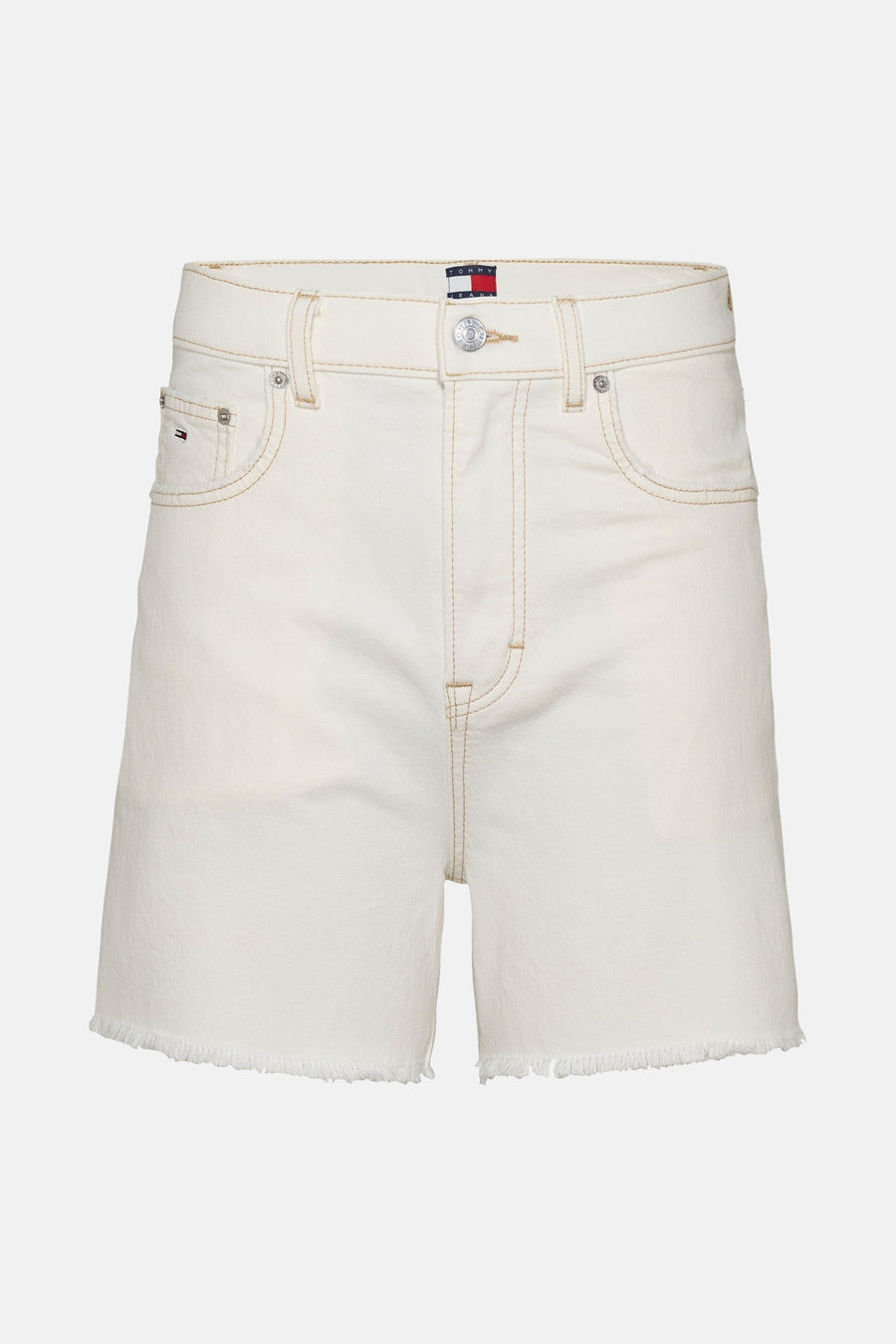Short en denim blanc de TOMMY JEANS, avec des bords frangés et des points marrons.