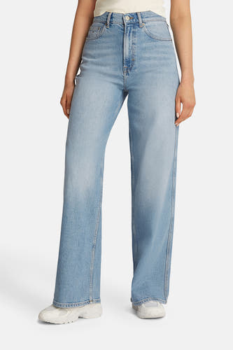 Wijde jeans van lichtblauw denim van TOMMY JEANS, met een hoge taille en rechte pijpen.

