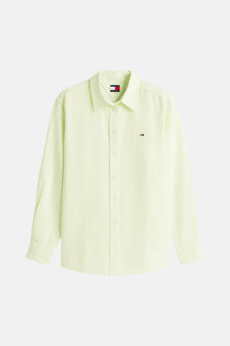 Groen overhemd met lange mouwen van TOMMY JEANS, met fijne strepen en een klein logo op de borst.