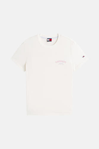 Ecru T-shirt met korte mouwen van TOMMY JEANS, met roze opschrift en logo op de mouw.