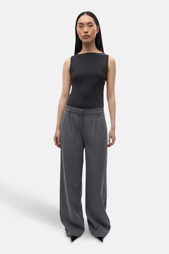 Pantalon gris d'ENVII, avec des jambes larges et une taille haute.