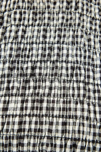 Wit, katoenen blouse met korte mouwen van ENVII, met een zwart-wit geruite textuur en elastische details.