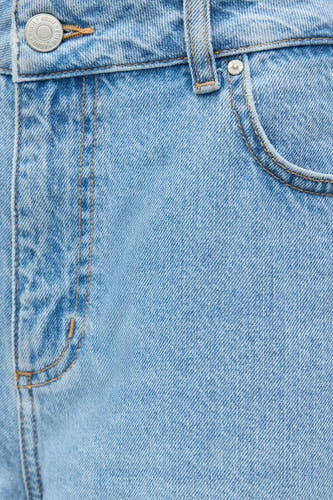 Jean en denim bleu clair coupe spéciale d'ENVII, avec coutures et détail de poche.