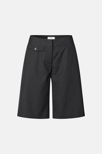 Short noir large taille haute d'ENVII avec braguette et fermeture à bouton sur la poche à rabat.