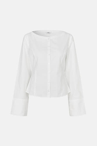 Chemise blanche à manches longues ENVII, avec fermeture boutonnée et manches amples.