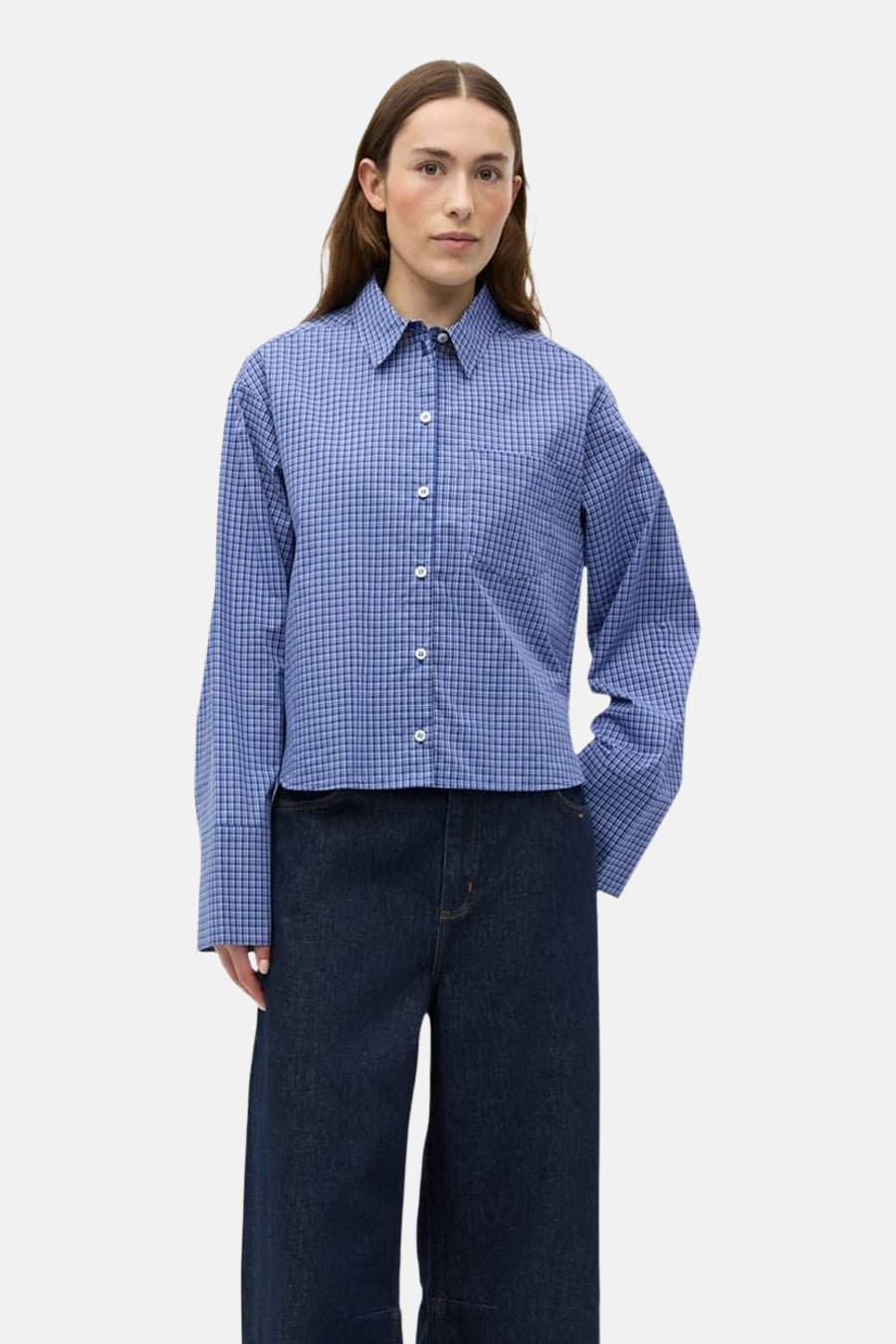 Chemise bleue à manches longues ENVII, à motif à carreaux et avec une poche poitrine.