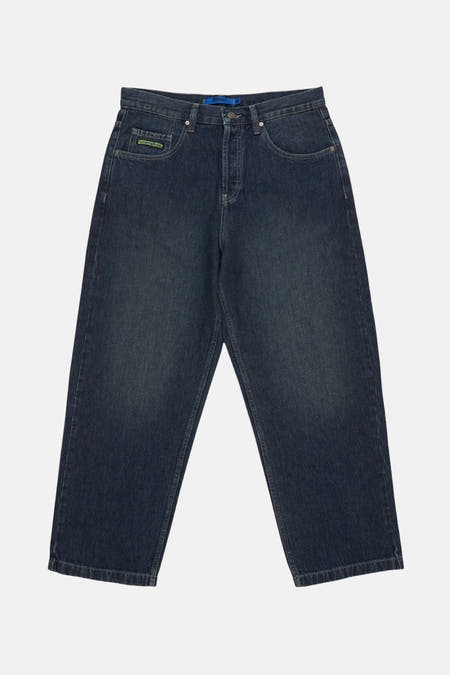 Jean en denim bleu marine large de DC SHOES, avec un lavage vintage et des jambes droites.