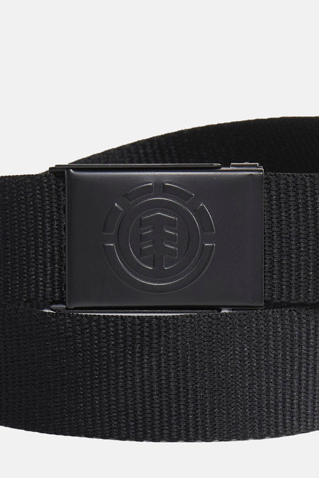 Zwarte riem van ELEMENT, met een rechthoekige gesp versierd met een logo.