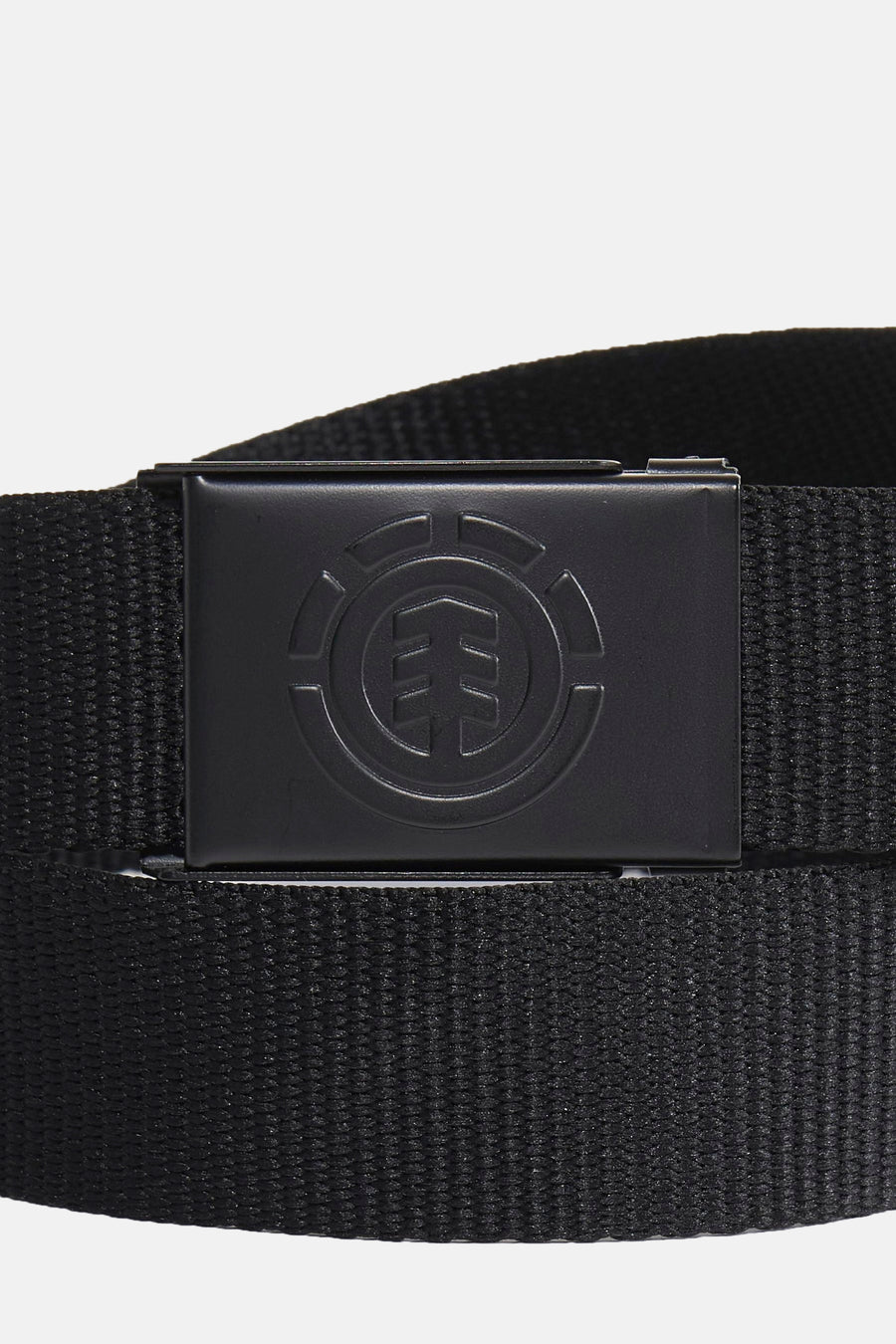 Ceinture noire d'ELEMENT, ornée d'une boucle rectangulaire avec un logo.