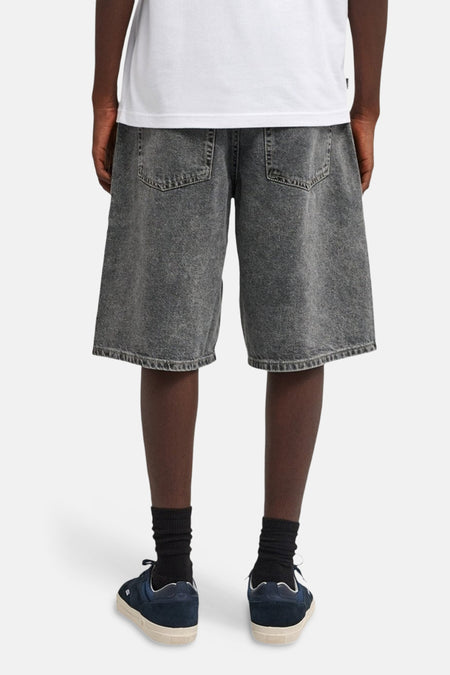 Denim jeansshort in mid grey, van ELEMENT, met achterzakken en een losse pasvorm.