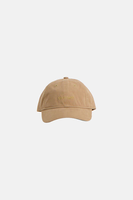 Beige pet van ELEMENT, met geborduurd logo aan de voorkant.
