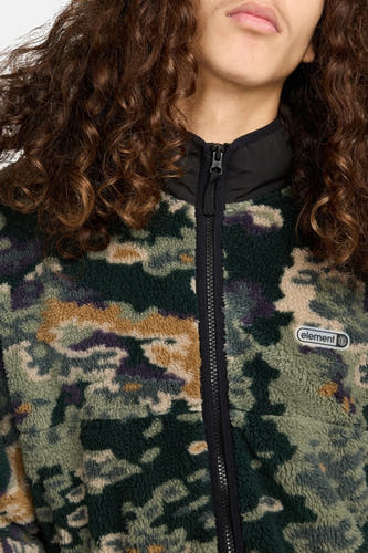 Fausse polaire multicolore d'ELEMENT, avec un motif camouflage, une fermeture éclair complète et des détails noirs.