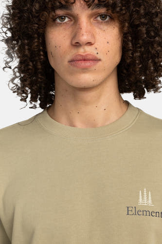 Pull-over vert de avec col rond d'ELEMENT, avec un petit graphique de trois arbres.