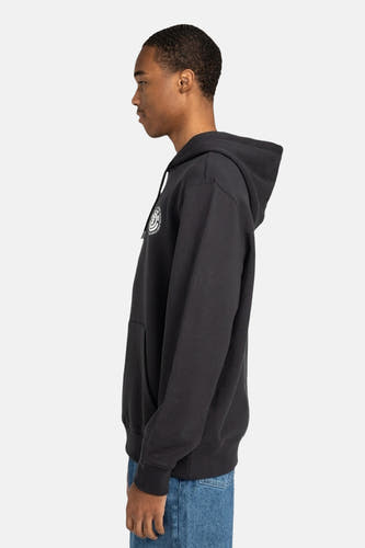 Zwarte sweater met kap van ELEMENT, met logo op de borst en een kangoeroezak, in zij-aanzicht, gecombineerd met een jeansbroek.
