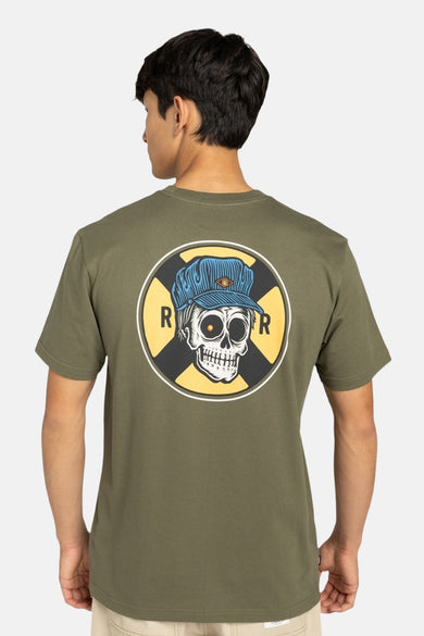 T-shirt Kaki à manches courtes d'ELEMENT, avec une impression graphique d'un crâne sur le dos.