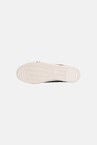 Zwarte sneakers van TOMMY JEANS, met witte zool met visgraatprofiel.