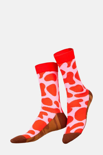 Bruine sokken van EAT MY SOCKS met roze en oranje dierenprint, bruine tenen en rode bovenkant.
