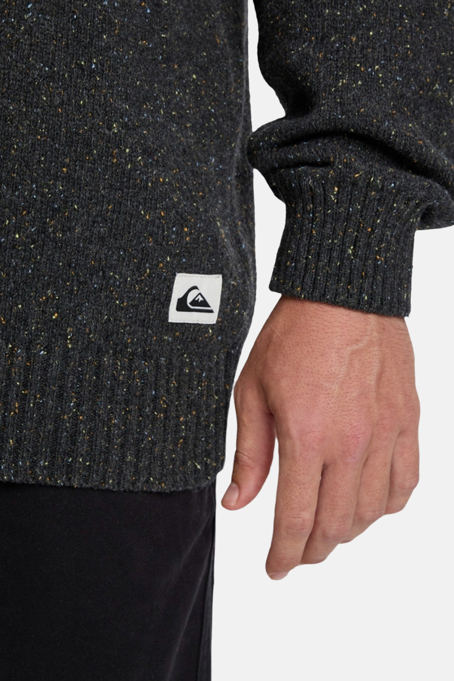 Grijze trui met ronde hals van Quiksilver, met gemêleerd textuurdetail en een logopatch op de zijnaad.