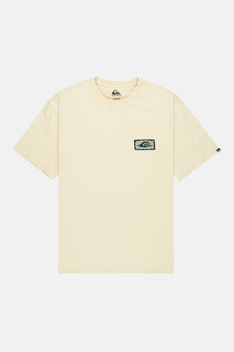 Ecru T-shirt met korte mouwen van Quiksilver, met een klein logo op de borst en een logo op de mouw.
