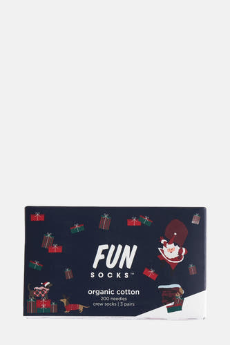 Meerkleurige sokken van FunSocks, met kerstthema en versieringen zoals cadeautjes en een kerstman.